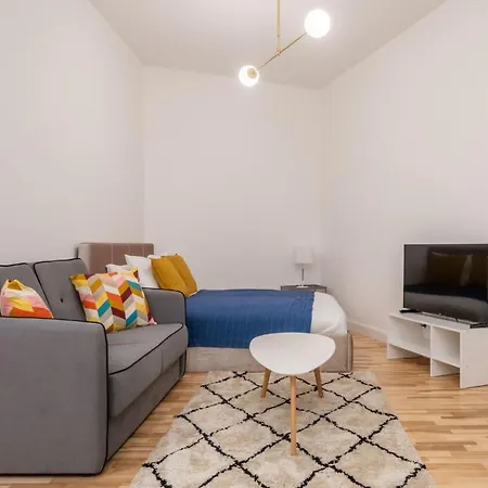 Lacplesa24 - Modern In Center Apartment Riga