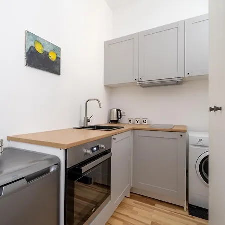Lacplesa24 - Modern In Center Apartment *